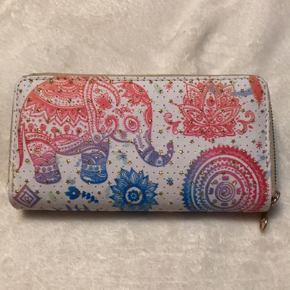 ELEPHANT WRISTLET WALLET - Picture 3 of 16